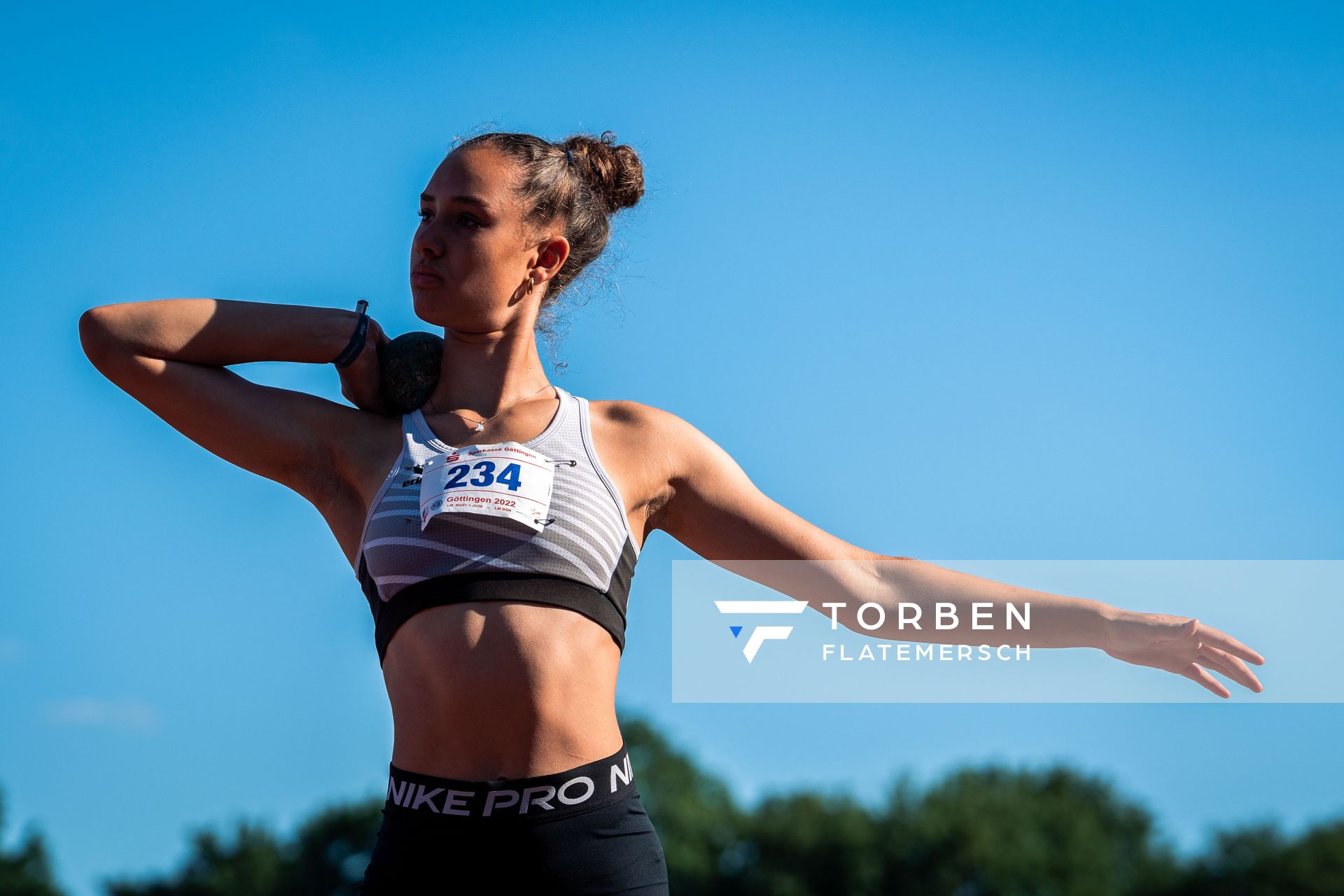 Amira Weber (LG Peiner Land) im Kugelstossen am 02.07.2022 waehrend den NLV+BLV Leichtathletik-Landesmeisterschaften im Jahnstadion in Goettingen (Tag 1)